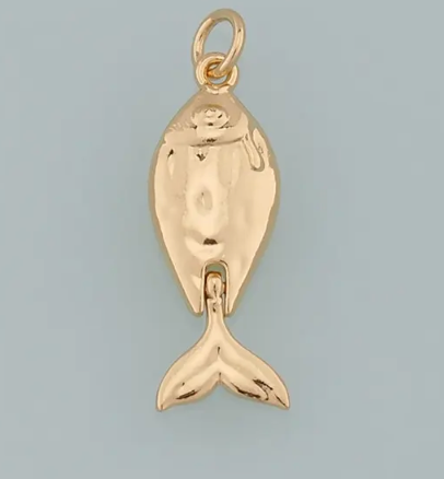 Moving tail fish charm